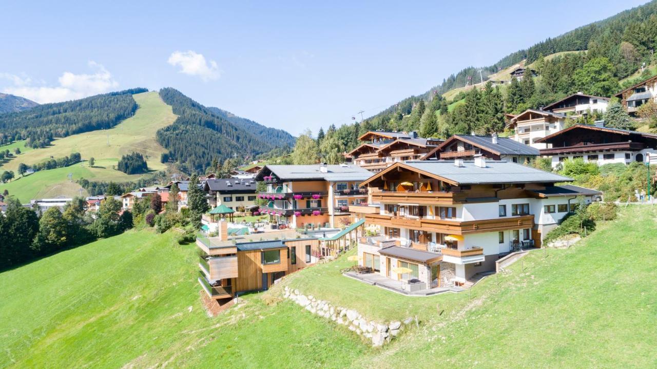 Schoene Aussicht Saalbach-Hinterglemm